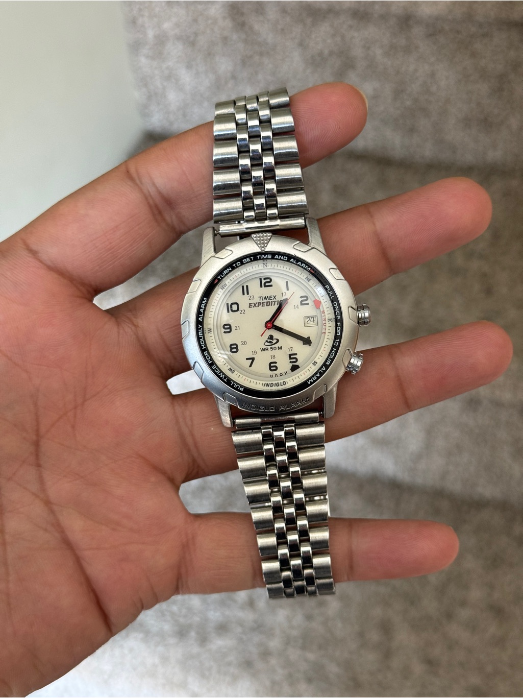Timex Mens Silver Watch With Cream Dial And Red Second Hand Jubilee Bracelet